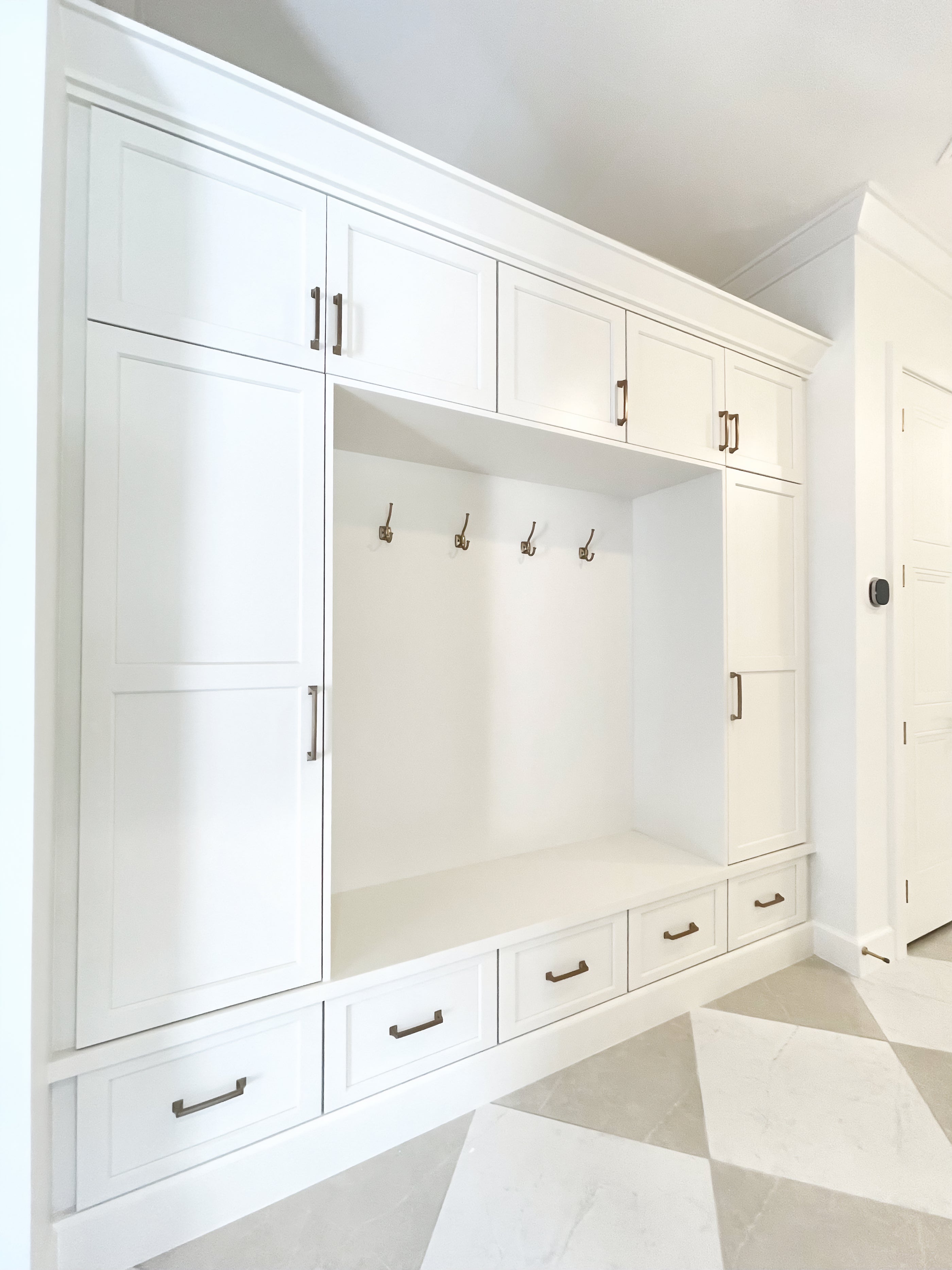 Custom Mudroom Cabinetry: The Key to an Organized Entryway
